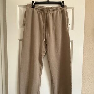 ALO Yoga Tan Joggers Relaxed Fit